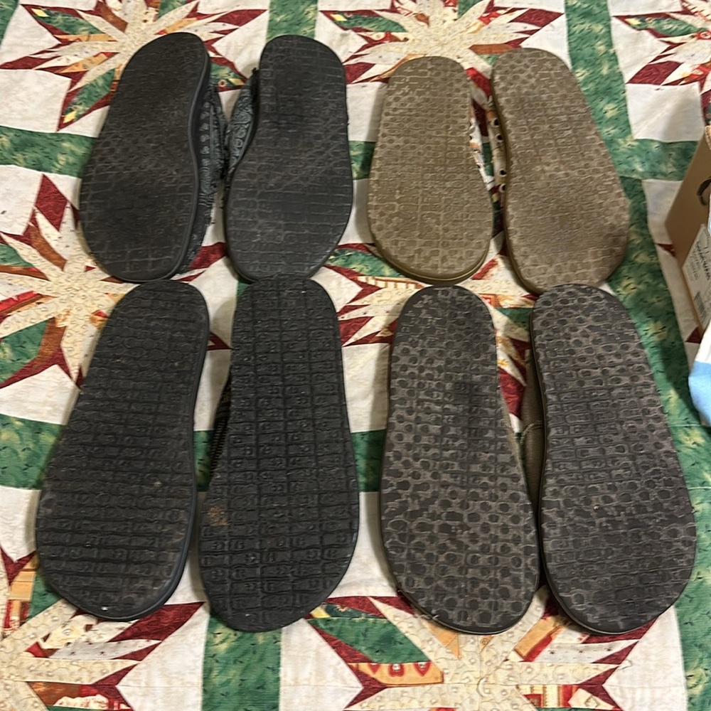 Multiple Pairs Of Sanuk And One Pair Of Tom’s Des… - image 7
